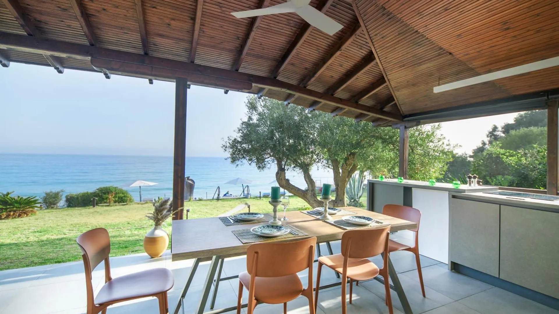 Iconic Prive Beachfront Villa Mola Kaliva